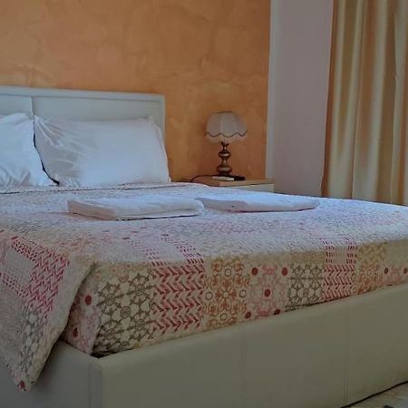 The Caponi Bros Bed & Breakfast Mestre Luaran gambar