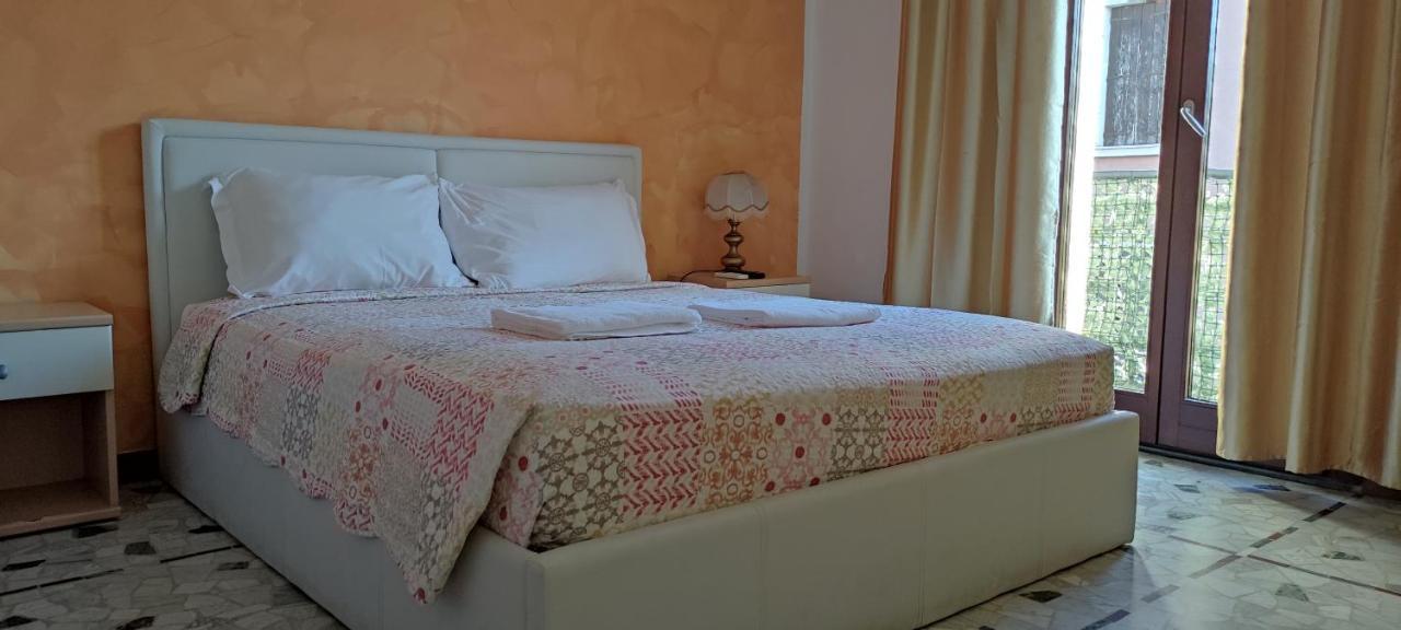 The Caponi Bros Bed & Breakfast Mestre Luaran gambar