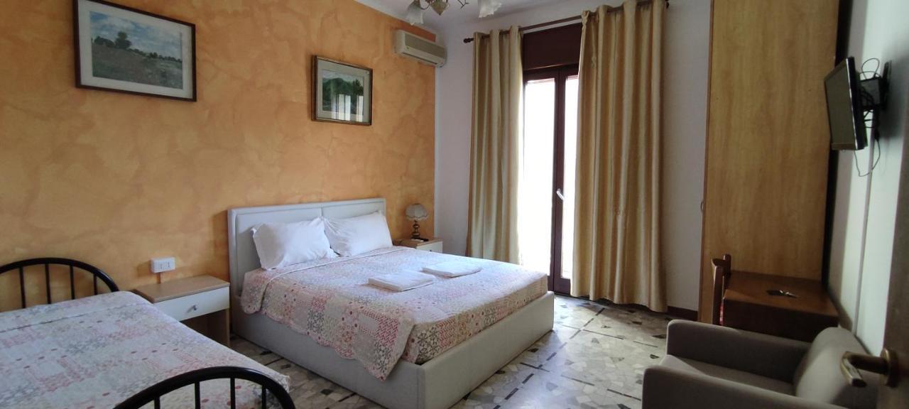 The Caponi Bros Bed & Breakfast Mestre Luaran gambar
