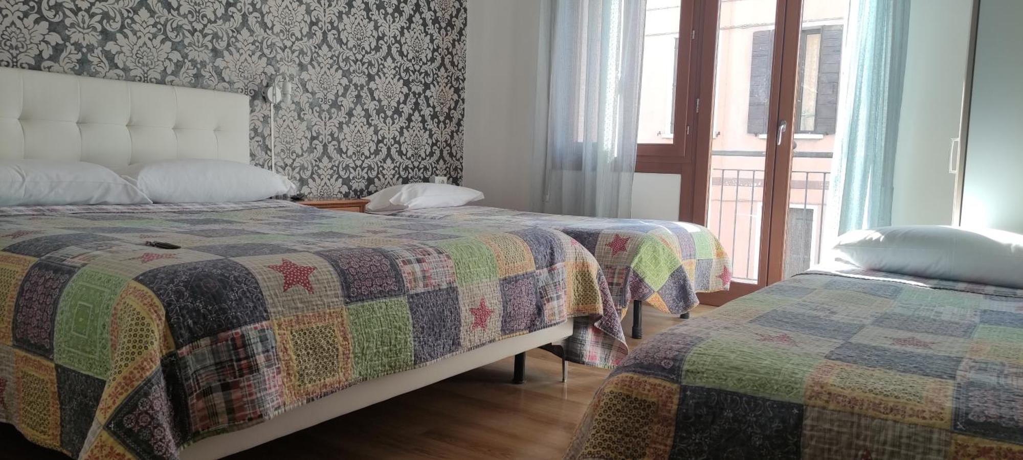The Caponi Bros Bed & Breakfast Mestre Luaran gambar