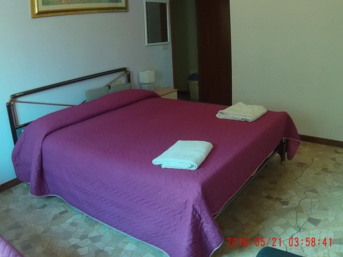 The Caponi Bros Bed & Breakfast Mestre Luaran gambar